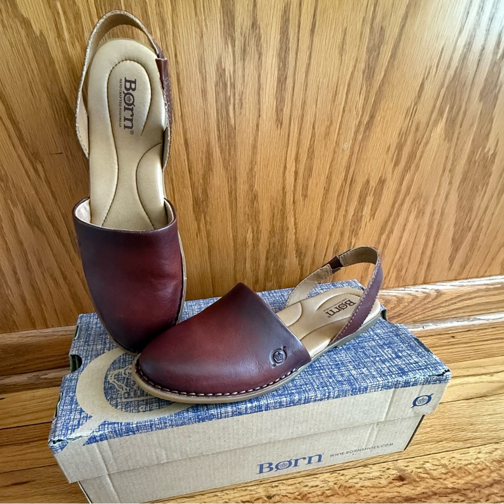 Born Leif Sandal ~ Size 6